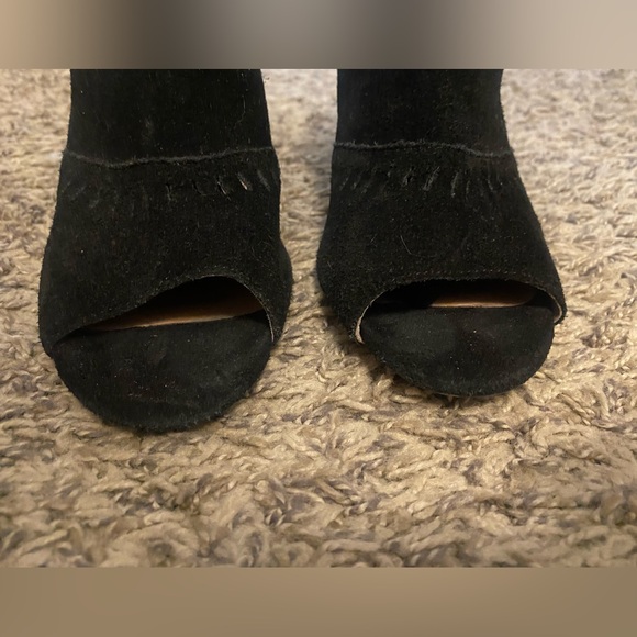 Halogen Black Die Cut Peep Toe Heels - Picture 2 of 6